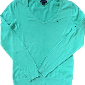 Green V-neck Tommy Hilfiger medium sweater